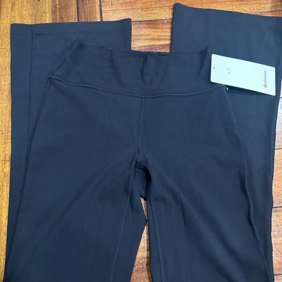 New Groove Nulu HR
Flared Pant 32” - Picture 2 of 3